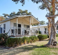 Budgewoi Holiday Park - Pubs and Clubs