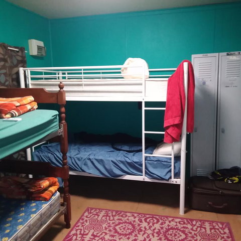 Buffalo Beach Hostel - Pubs and Clubs 1