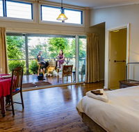 Bulwarra Bed  Breakfast - Pubs and Clubs