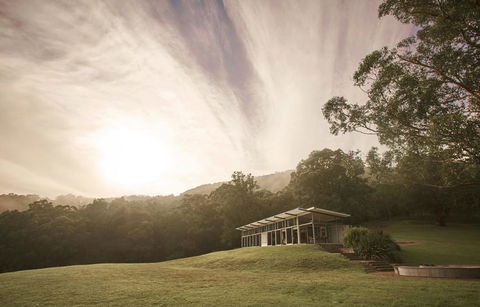 Bundaleer - Architect Designed, Stunning Views! - Pubs and Clubs 1
