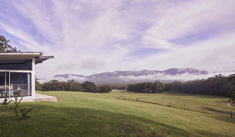 Bundaleer - Architect Designed, Stunning Views! - Pubs and Clubs 2