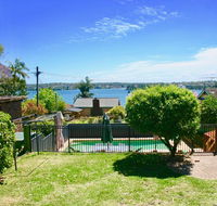Bundeena Base Holiday Home - Pubs and Clubs
