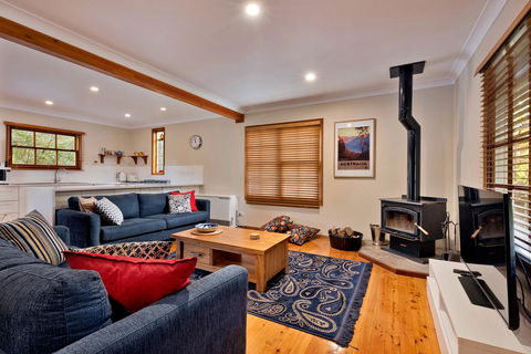 Bunyip Cottage - Pubs and Clubs 2