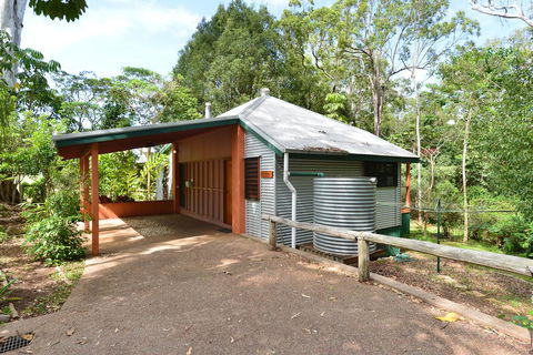Bushland Cottages And Lodge - Go Out 2