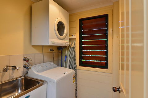 Bushland Cottages And Lodge - Go Out 1