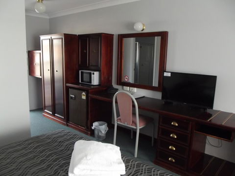 Bushman's Motor Inn - Go Out 3