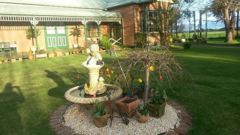 Butterfly Farm Bed And Breakfast Nirranda - Pubs and Clubs 2