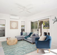 C A L M at beautiful Shoal Bay - Pubs and Clubs
