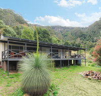 Cabbage Tree Farm - Seclusion and tranquillity - Pubs and Clubs