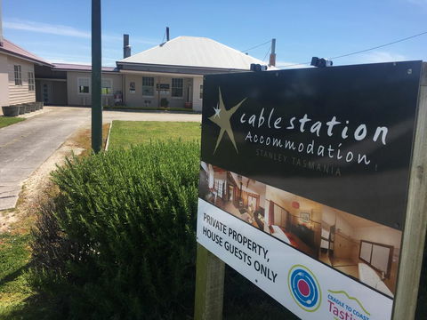 Cable Station Accommodation - Pubs and Clubs 0