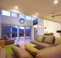 Cadence at Bright - Luxury accommodation - Pubs and Clubs