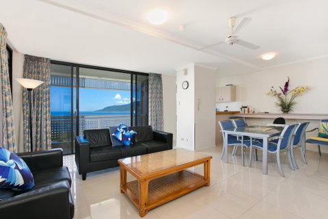 Cairns Ocean View Apartment - Pubs and Clubs 3