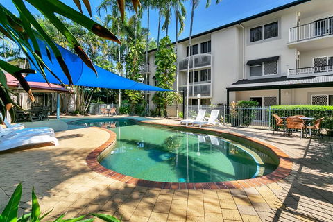 Cairns Reef Apartments & Motel - Go Out 2