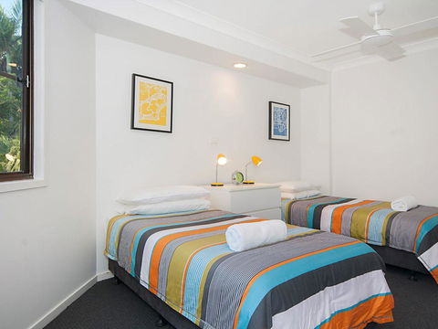 Calinda Sol 11 - Pubs and Clubs 3