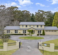 Camelot - superbly proportioned and ideally located - Pubs and Clubs