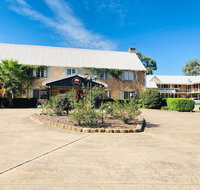 Campbelltown Colonial Motor Inn - Pubs and Clubs