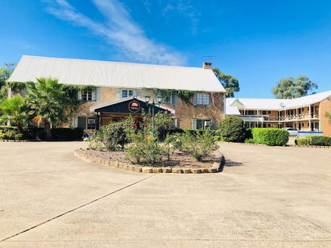 Campbelltown Colonial Motor Inn - Go Out 0