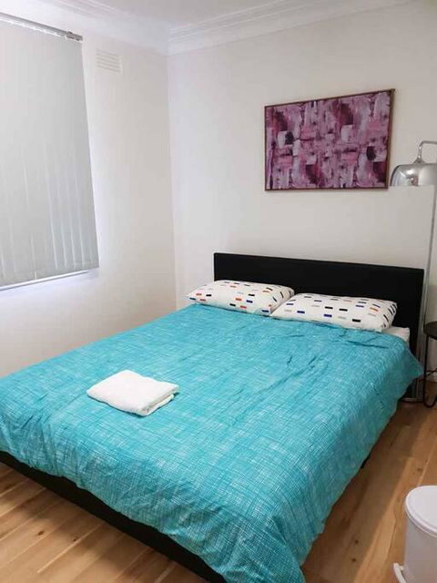 CAMPBELLTOWN HOLIDAY HOME 3 BED + FREE PARKING NCA039 - Go Out 3