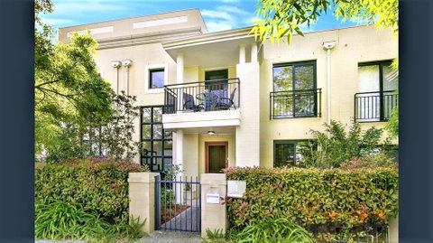 Campbelltown Most Sought After Park Central Home - Go Out 0