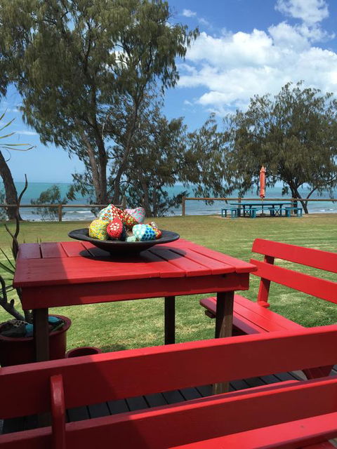 Campwin Beach House - Pubs and Clubs 3