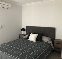 Canalside Family Getaway - Pubs and Clubs