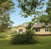 Canary Cottage - fresh clean simple  comfortable - Pubs and Clubs