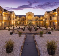 Canberra Parklands Central Apartment Hotel - Go Out
