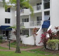 Cannes Court Apartments - Pubs and Clubs