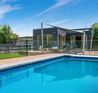 Canterbury Villa Family friendly home walk to beach and village pool - Go Out