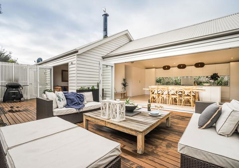 Capri House - Pubs and Clubs 0