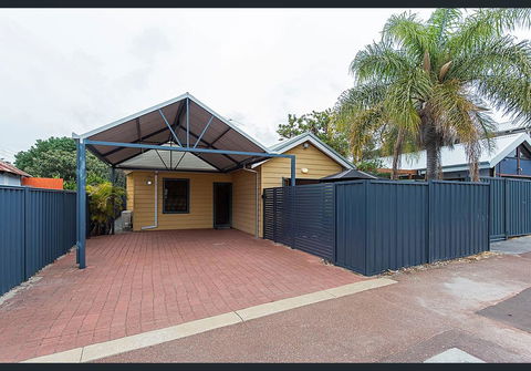 Cardiff St House - Pubs and Clubs 2