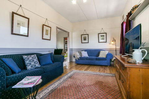 Carinya Cottage - Pubs and Clubs 2