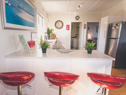 Carrickalinga SeaHaven: Coastal Escape-4BRM - 29 Riverview Drive - Pubs and Clubs 3