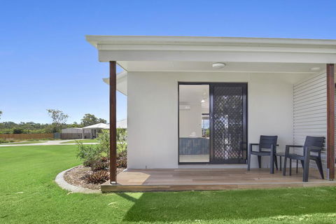 Casa Nostra Motel - Pubs and Clubs 3