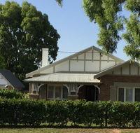 Casey Street Cottage Suite - Pubs and Clubs