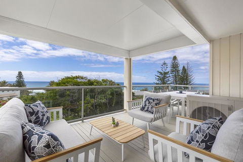 Casual Hamptons Living, Sunshine Beach - Pubs and Clubs 3