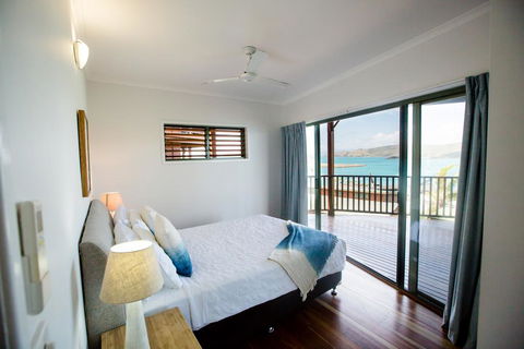 Casuarina Cove 13 - Pubs and Clubs 2