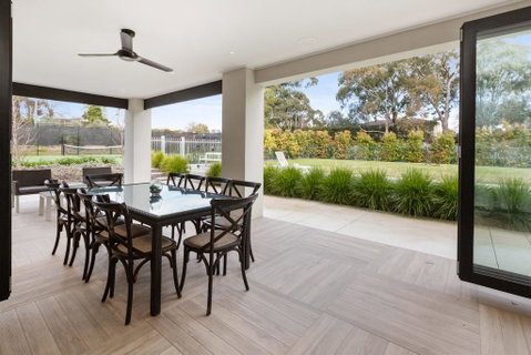 CATALINA - MOUNT ELIZA - Pubs and Clubs 2