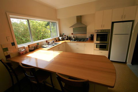 Cedar Cottages Blackmans Bay - Pubs and Clubs 1