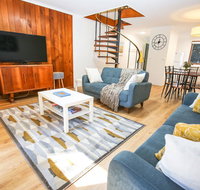 Cedar Holiday Units - Apartment 5 - Pubs and Clubs