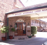 Cedar Lodge Motel - Pubs and Clubs