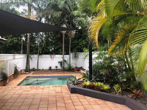 CENTRAL APARTMENT WITH POOL-WALK TO EVERYTHING - Pubs and Clubs 1