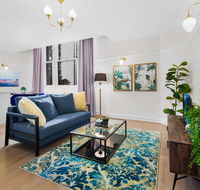 Central Apartment with Spacious Living and Dining - Pubs and Clubs