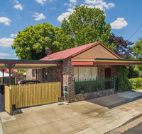 Central Armidale 2-Bedroom Apartment - Pubs and Clubs