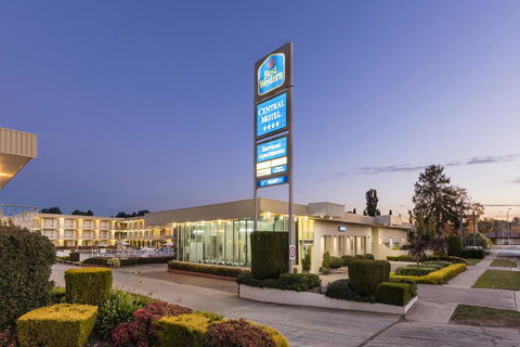 Central Motel & Apartments, Best Western Signature Collection - Pubs and Clubs 1