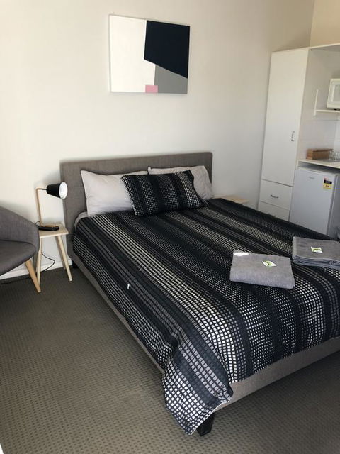 Central Motel Mudgee - Pubs and Clubs 0
