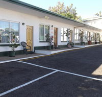 Central Point Motel - Pubs and Clubs