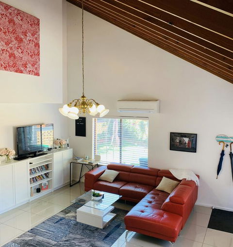 Central Tranquility - Pubs and Clubs 3