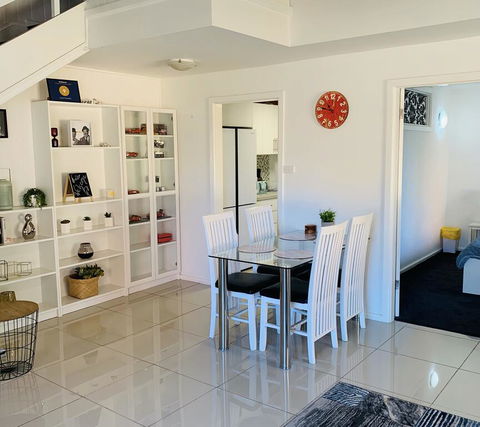 Central Tranquility - Pubs and Clubs 1