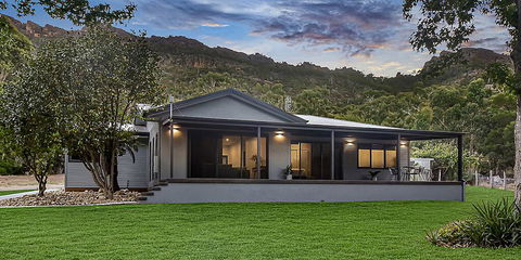 Central Views Halls Gap - Pubs and Clubs 3